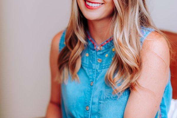 足球世界杯决赛赛场全景：卢赛尔体育场内座无虚席